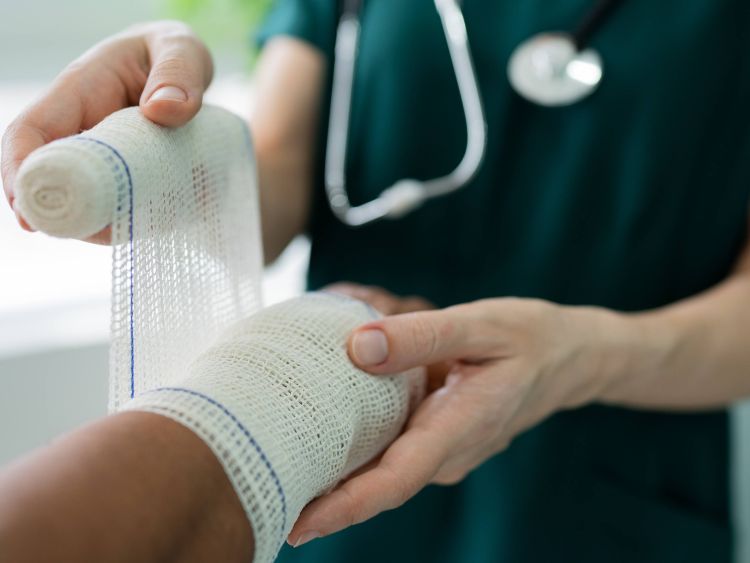 medicazione ferita infetta